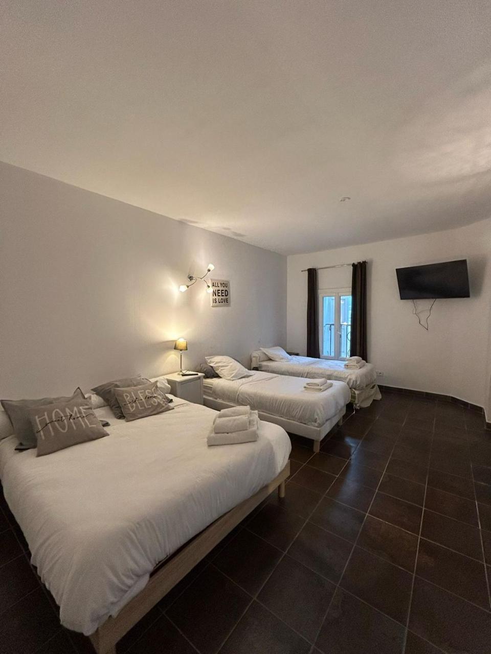 Auberge Les Galets Peyruis Bagian luar foto
