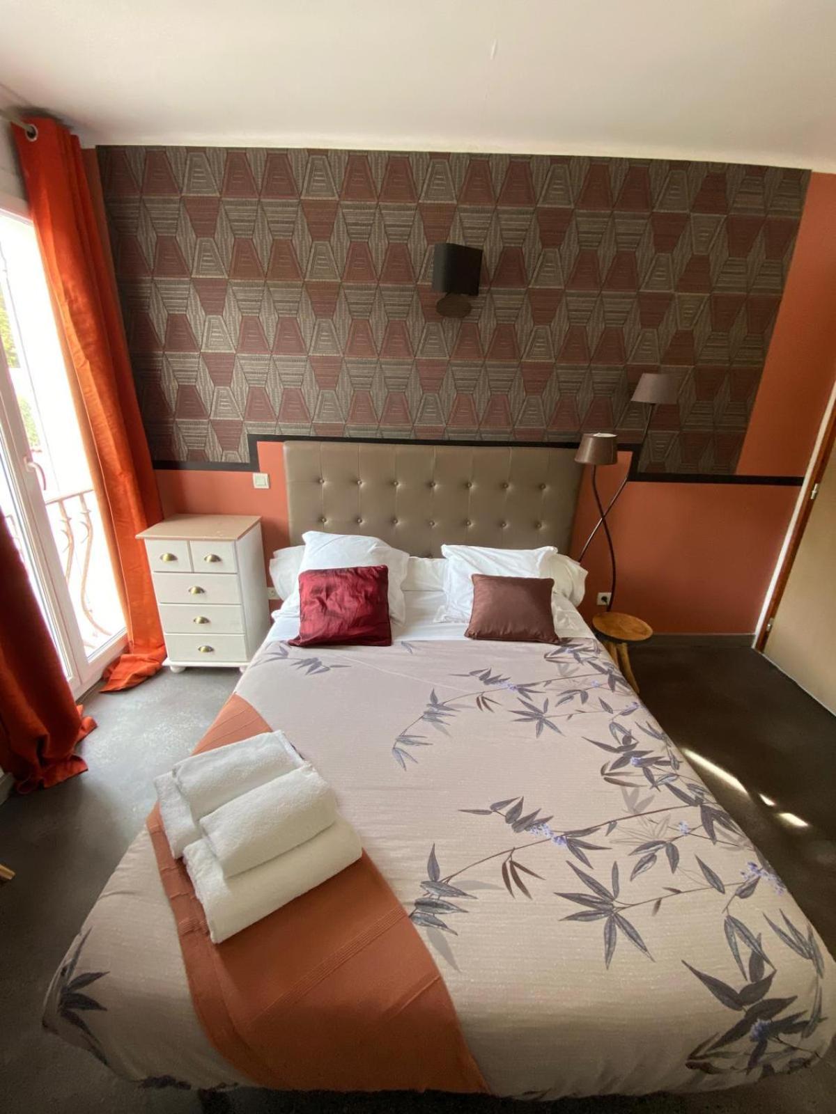 Auberge Les Galets Peyruis Bagian luar foto