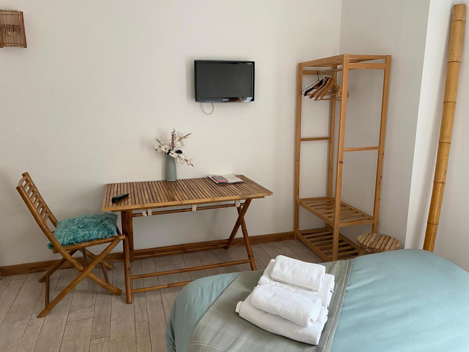 Auberge Les Galets Peyruis Bagian luar foto