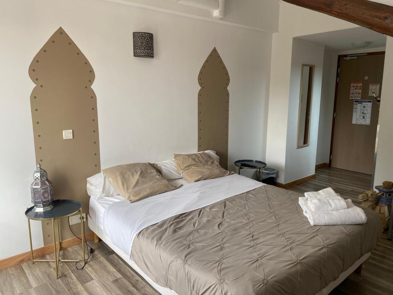 Auberge Les Galets Peyruis Bagian luar foto