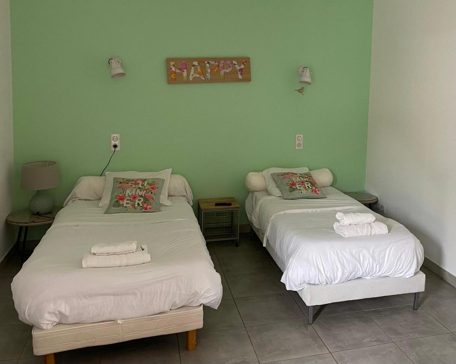 Auberge Les Galets Peyruis Bagian luar foto