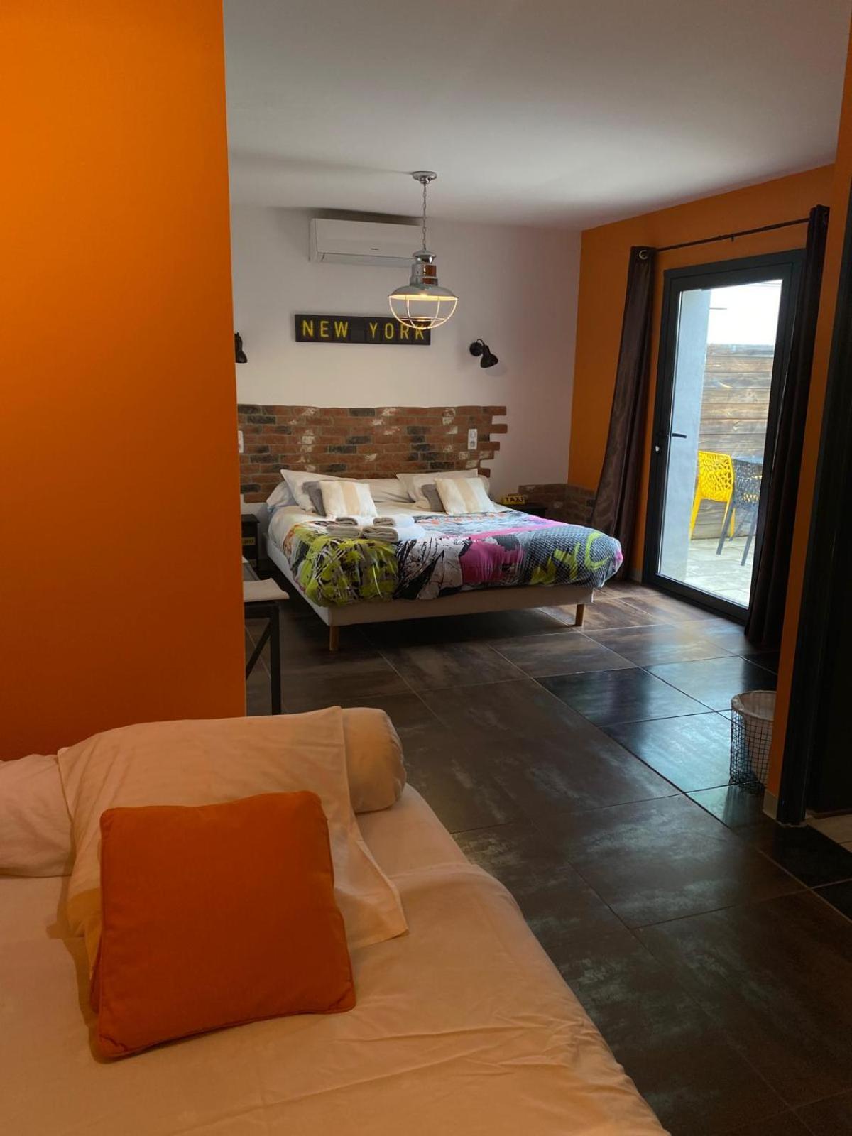 Auberge Les Galets Peyruis Bagian luar foto