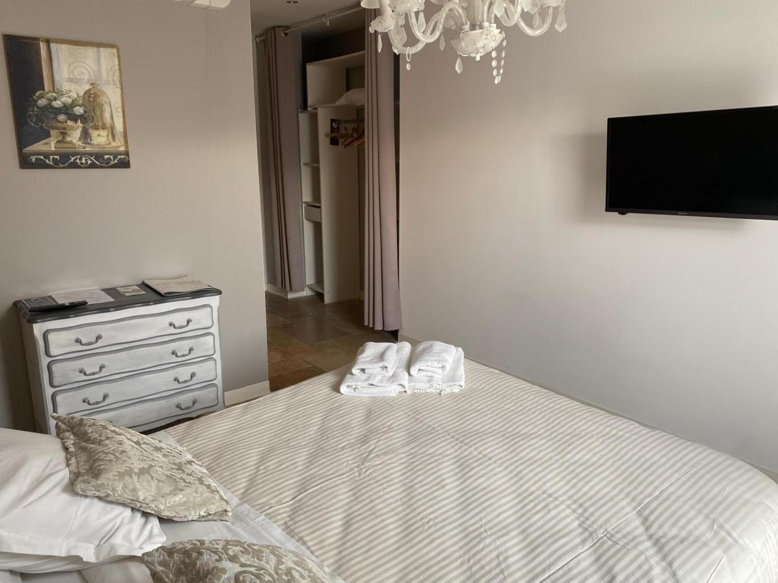 Auberge Les Galets Peyruis Bagian luar foto
