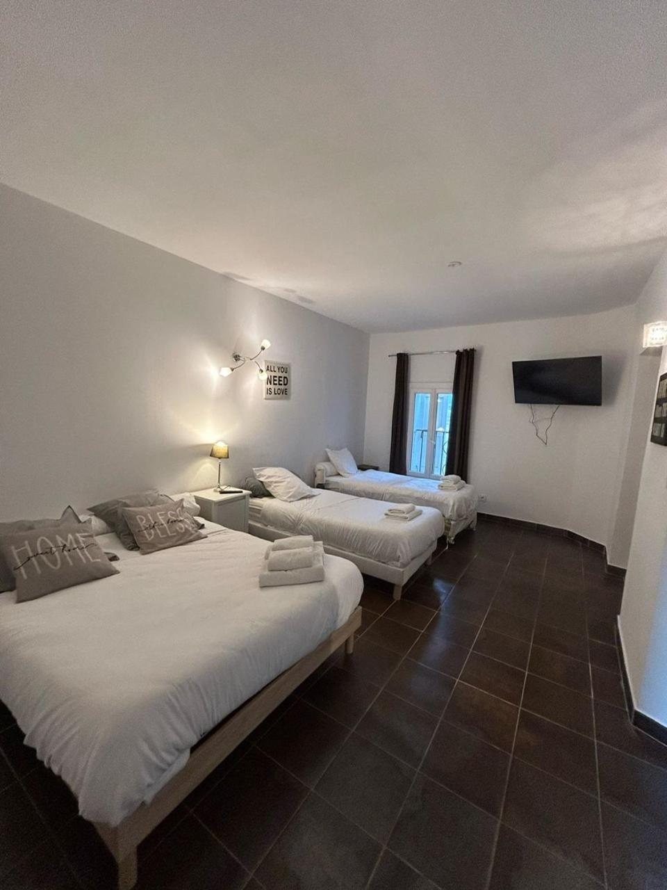 Auberge Les Galets Peyruis Bagian luar foto