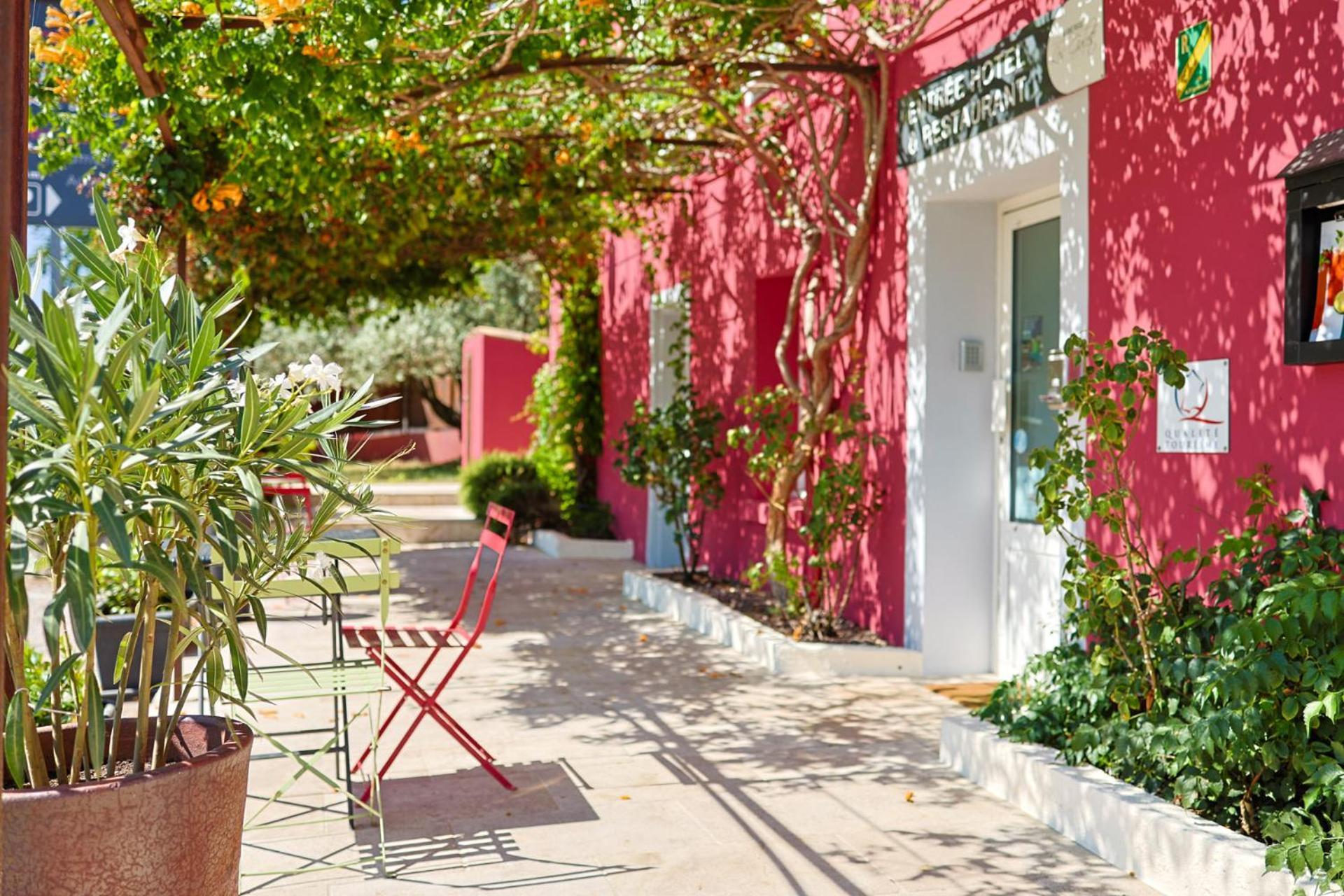 Auberge Les Galets Peyruis Bagian luar foto